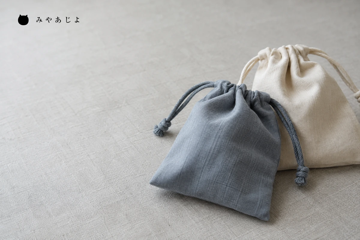 布小物の縫い目と素材を近くから見た編集イメージ